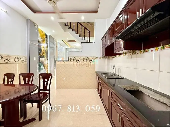 Nhà Đường Thông Tô Ngọc Vân, Dt:4X15M, Trệt, 2Lầu, 3Pn, Sân Ô Tô, S.th