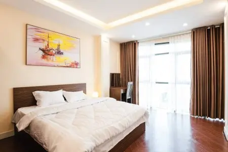 Căn Hộ 1 Ngủ View Đẹp, Ban Công Tại 225 Âu Cơ, Quảng An, Hồ Tây