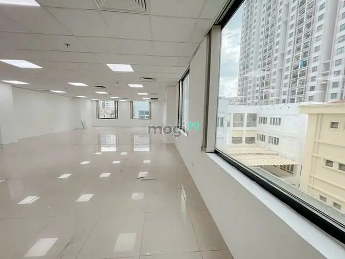Chính Chủ Cho Thuê Nhà Mặt Phố Võ Chí Công 850M2 Mặt Tiền 30M