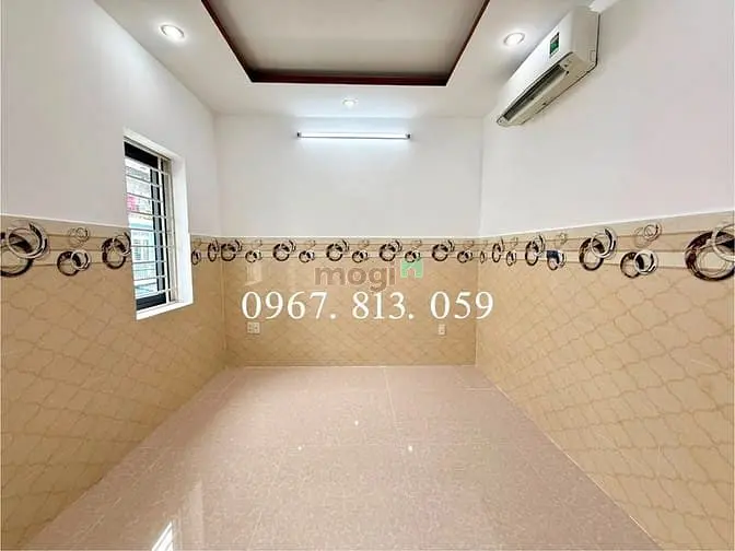 Nhà Đường Thông Tô Ngọc Vân, Dt:4X15M, Trệt, 2Lầu, 3Pn, Sân Ô Tô, S.th