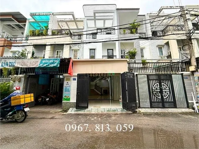 Nhà Đường Thông Tô Ngọc Vân, Dt:4X15M, Trệt, 2Lầu, 3Pn, Sân Ô Tô, S.th