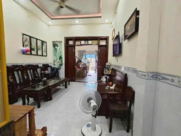 Nhà Đẹp Vị Trí Tốt Gần Trường Đại Học Kinh Tế Luật Tại Linh Xuân Thủ Đức - Hẻm Nhựa Xe Hơi Rộng Rải