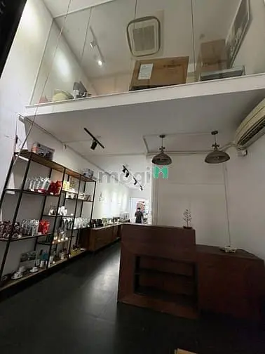 Cho Thuê Nguyên Căn Nguyễn Văn Hưởng, 4 Tầng (4,7X28M). Giá 127Tr/Th