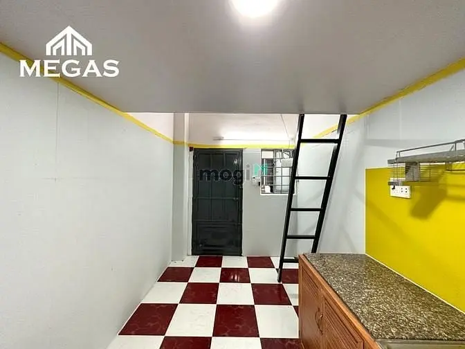 Phòng Cho Thuê Giá Rẻ - Sẵn Máy Lạnh Gác Cao 2M2 - Bạch Đằng - Sân Bay