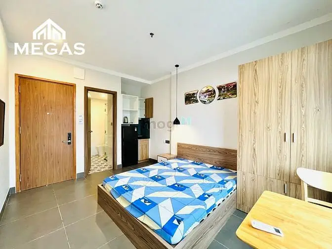 Căn Hộ Cao Cấp - Ban Công - Đầy Đủ Nội Thất - Đối Diện Sân Bay