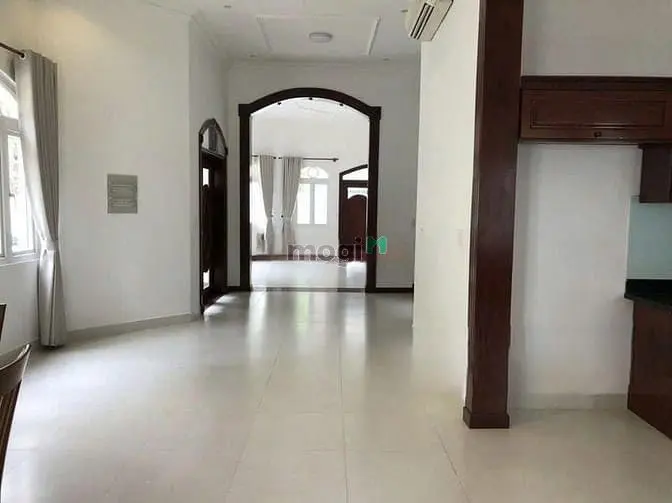 Biệt Thự Sân Vườn + Hồ Bơi Rộng 500M2 Tại Thảo Điền. Giá Thuê 140Tr/Th