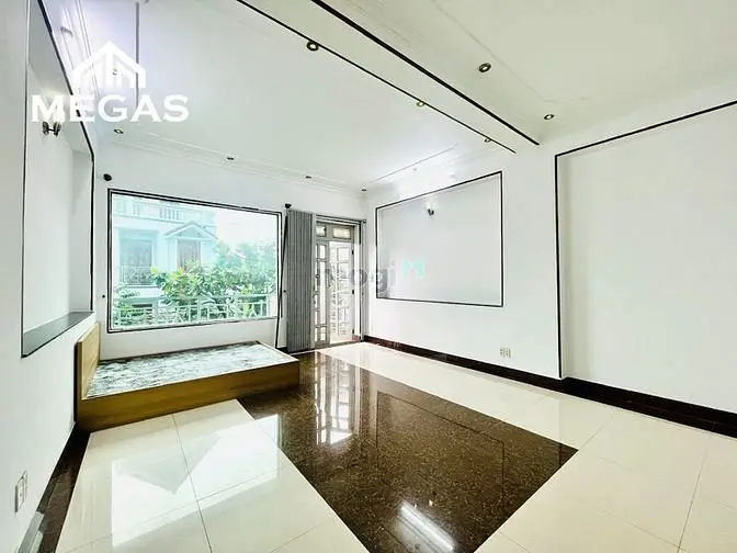 Phòng Ban Công Siêu Rộng Ngay Tô Ký Y Như Hình Không Giới Hạn Người Ở