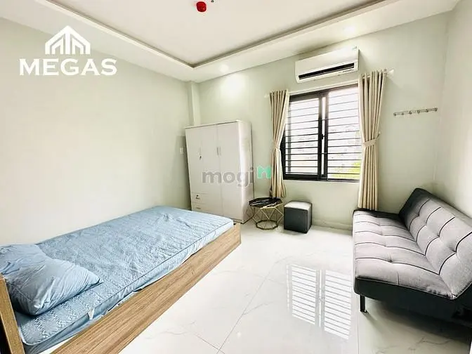 Căn Hộ Mới - Ban Công, Cửa Sổ - Ngay Công Viên Làng Hoa - Quang Trung