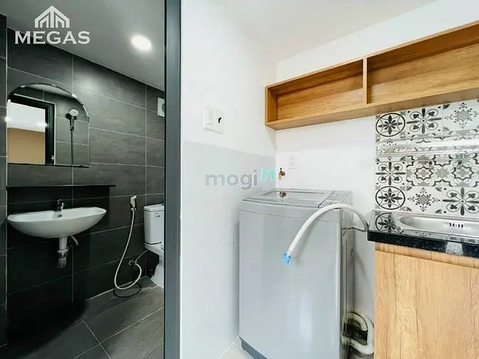 Khai Trương Căn Hộ Cao Cấp Mới 100% - Ban Công - Nguyễn Thái Sơn