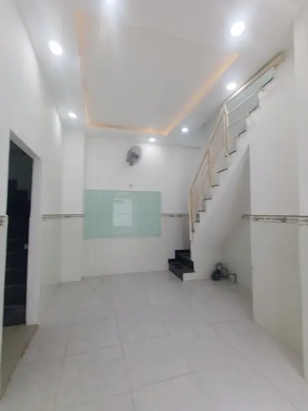 Góc 2Mt Lạc Long Quân Cho Thuê Nhà