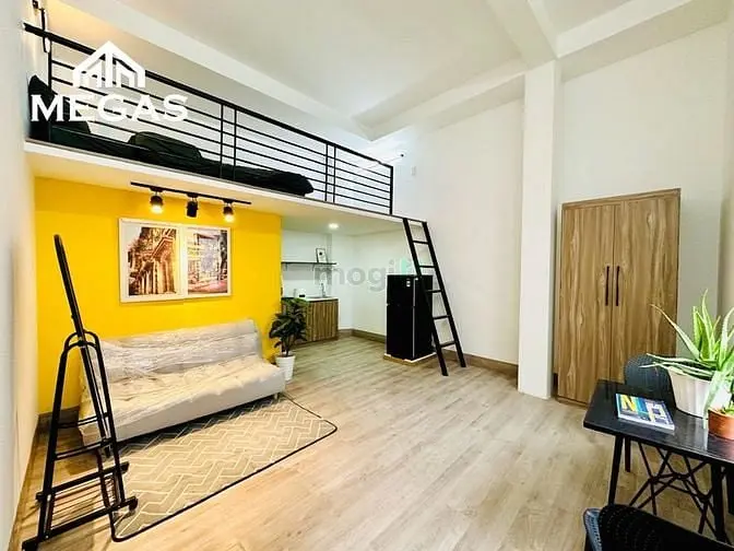 Phòng Cho Thuê Giá Rẻ - Gác Cao, Rộng 30M2 - Ngay Cửu Long - Sân Bay