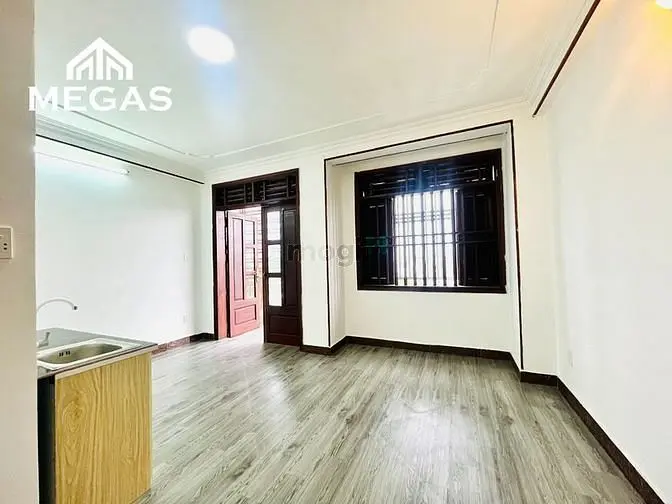 Phòng Trọ Nội Thất Cơ Bản Ban Công - Siêu Rộng Ngay Công Viên Phần Mềm