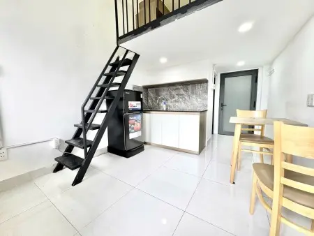 Cho Thuê Phòng Có Gác Cao, Ban Công Bình Thạnh Gần Chợ Bà Chiểu, Văn Lang, Hvcb, Nơ Trang Long