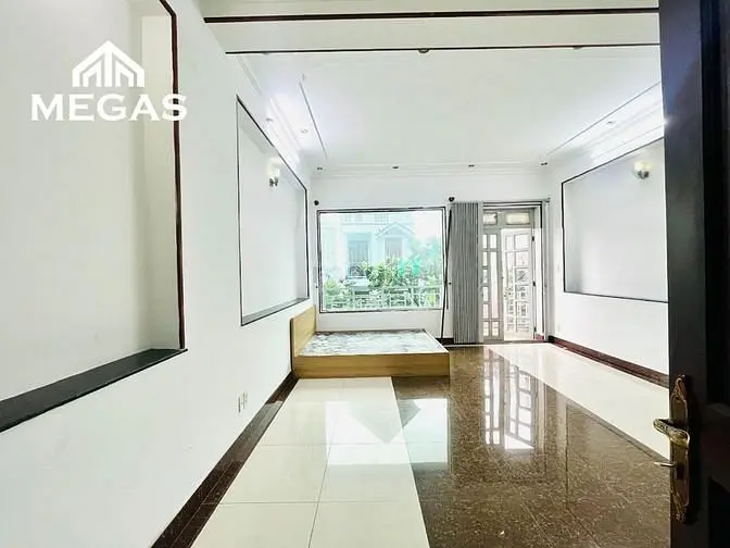 Phòng Ban Công Siêu Rộng Ngay Tô Ký Y Như Hình Không Giới Hạn Người Ở