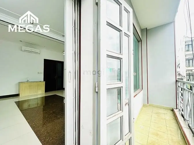 Phòng Ban Công Siêu Rộng Ngay Tô Ký Y Như Hình Không Giới Hạn Người Ở