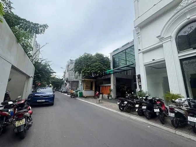 Spa - Văn Phòng Mt 17 Nguyễn Thị Diệu, Q3. Dt: 7X33M, Kc Trệt 1 Lầu St