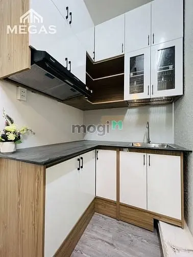 2 Phòng Ngủ Rộng Đầy Đủ Nội Thất Có Ban Công Mặt Tiền Cộng Hòa -E.town