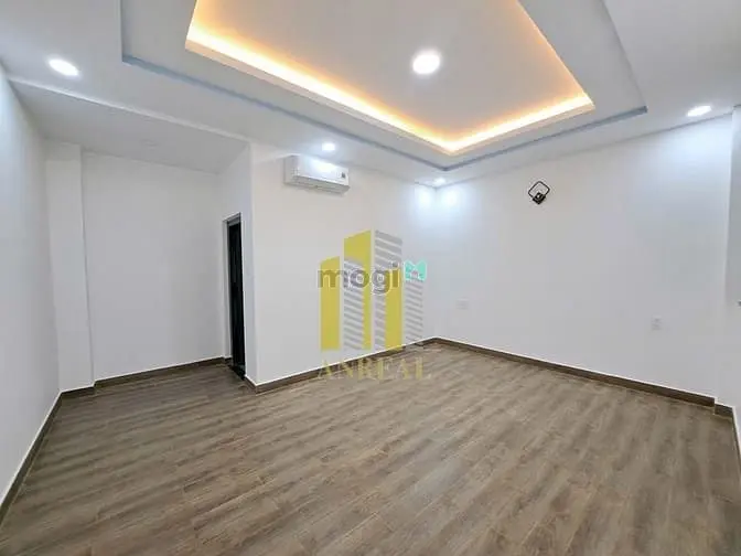 Nhà 9 Phòng Cho Làm Chdv - Giá 50 Triệu - 4 Lầu Thang Máy