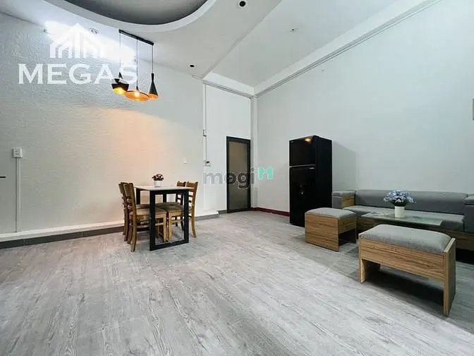 2 Phòng Ngủ Rộng Đầy Đủ Nội Thất Có Ban Công Mặt Tiền Cộng Hòa -E.town