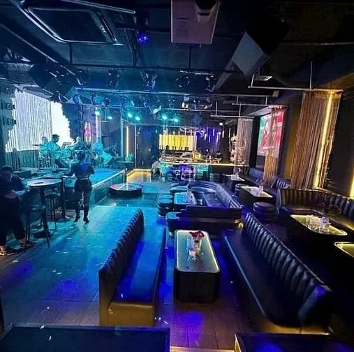 Nhà Hàng- Cafe Mt 49 Tú Xương, Q1. Dt: 8,5X27M, Kc: Trệt. Gía: 80Tr