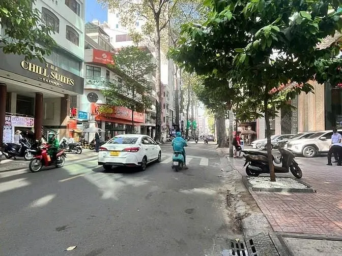 Spa - Văn Phòng Mt 21 Bùi Thị Xuân, Q1. Dt: 12X8M, Kc: Trệt 3 Lầu