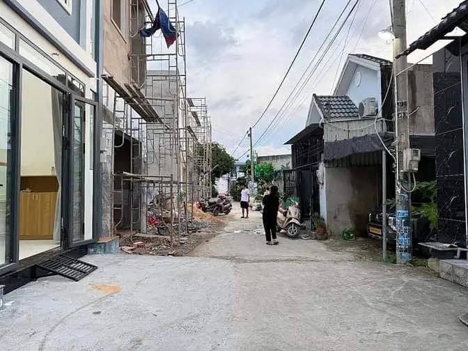 Nhà Đường Thông Xe Hơi Thạnh Xuân 52, Dt:4X14M, Trệt, Lửng, 3Pn, 2Vs