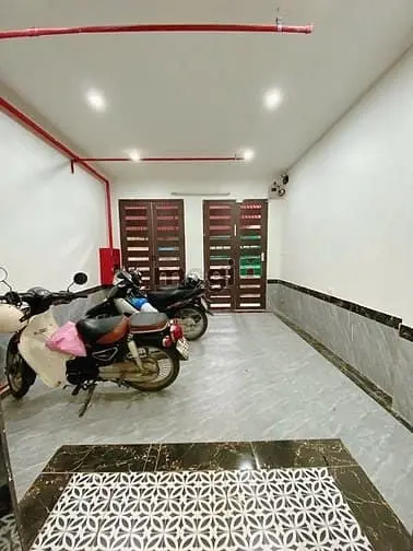 Nhà Đẹp Ngõ Đình Đông, Hbt Giá 11.5 Tỷ, 45M2X6T, Kd Tốt, Ảnh Thật