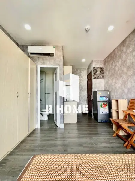 Cho Thuê Phòng Full Nội Thất – Cửa Sổ Lớn Thoáng Mát Quận 1 - Thang Máy Gần Vòng Xoay Điện Biên Phủ