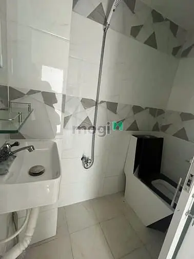 Bán Nhà Lũy Bán Bích 26,5 Xây 2 Tầng Giá 3,4 Tỷ Thương Lượng Hẽm Thoán