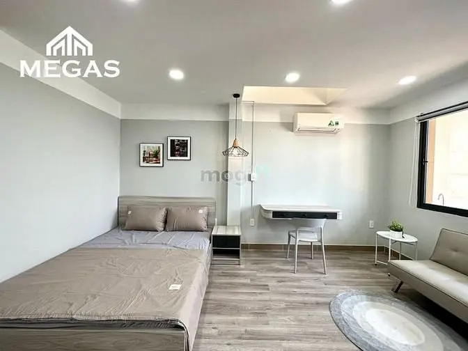 Căn Hộ Full Nội Thất - Ban Công Ngay E.town - Cộng Hoà