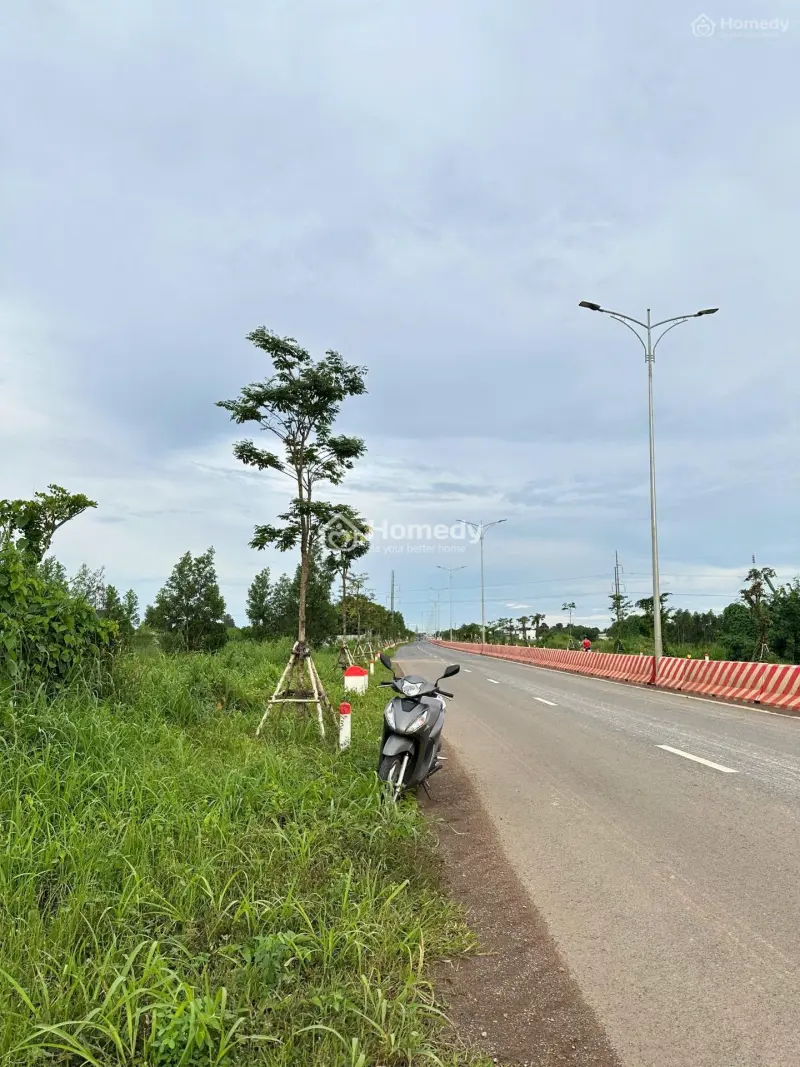 Bán Gấp Lô Đất 322M² Gần Biển – Đường Nhựa 45M