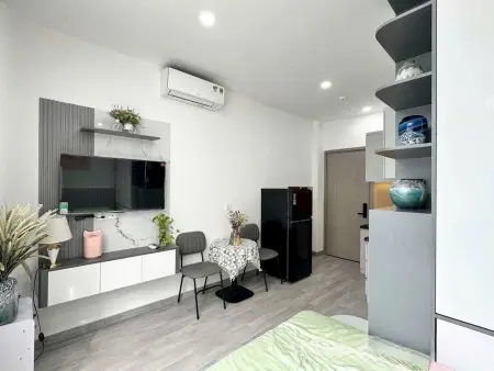 Căn Studio Ban Công Rộng – Full Nội Thất – Thiết Kế Ấm Cúng Ở Đường Hoàng Việt, Tân Bình