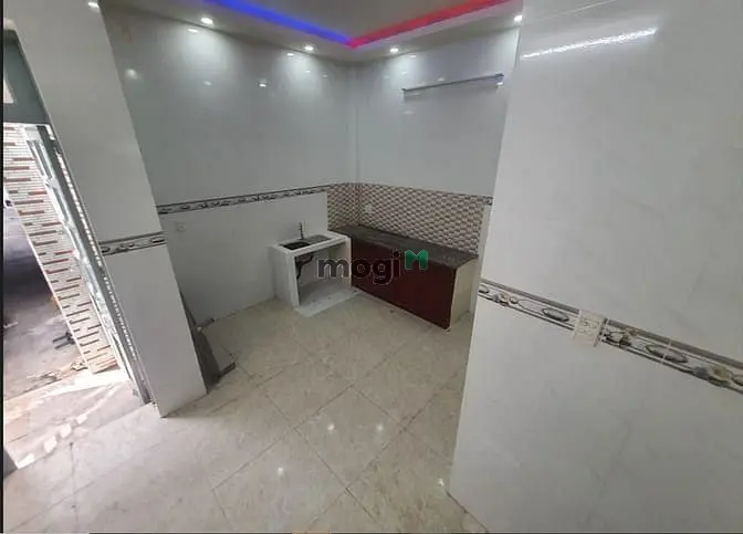 7Tr/Th: 3Pn 4Wc Hẻm Nhỏ 692 Đoàn Văn Bơ, Nhà 3 Lâu, Sân Thượng