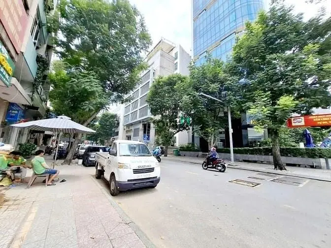 Bán Nhà Hẻm 4M Phó Đức Chính Q.1 - 36M2 - 3Pn 3Wc - Giá 8,2 Tỉ