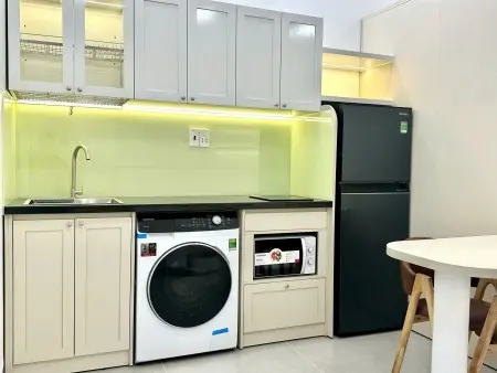 Căn Hộ Studio Tách Bếp – Cửa Sổ Trời Thoáng Sáng – Full Nội Thất, Máy Giặt Riêng – Gần Sân Bay Tsn