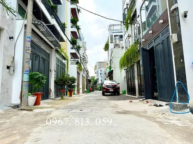 Nhà Ngay Cổng Bệnh Viện Q12, Dt:4.2X13M, Lửng, 3 Lầu, 4Pn, Gara Ô Tô