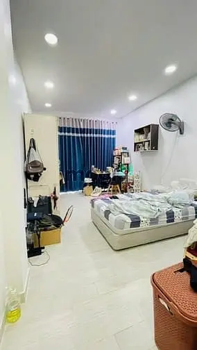 Bán Nhà Quận 11 Đường 3 Tháng 2 – 6 Phòng Ngủ Lớn, 6 Wc