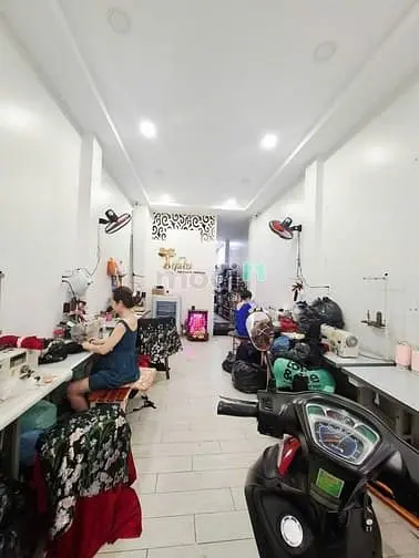 Bán Nhà Quận 11 Đường 3 Tháng 2 – 6 Phòng Ngủ Lớn, 6 Wc