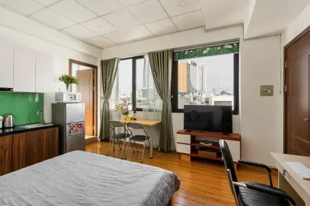 Căn Hộ Cửa Sổ Lớn Máy Giặt Riêng Gần Hàng Xanh Giáp Quận 1, Phú Nhuận !!!