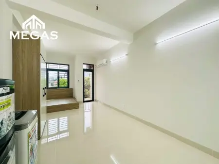 Cho Thuê Căn Studio Full Nội Thất – Cửa Sổ & Ban Công – Thiết Kế Tiện Nghi