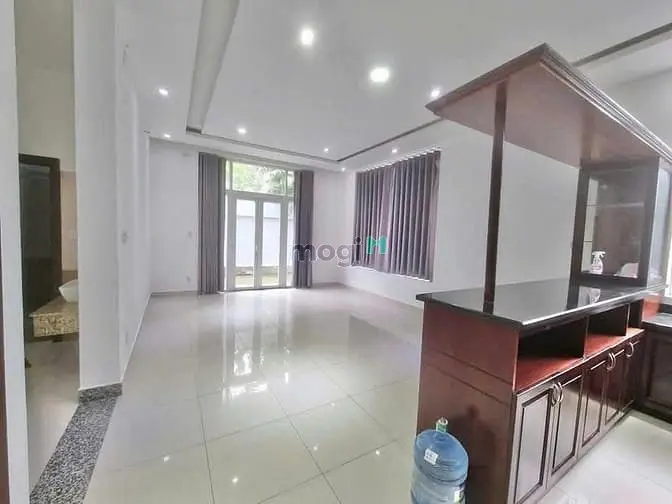 Cho Thuê Nhà Có Hầm Mặt Tiền Trường Sơn, Khu Cư Xá Bắc Hải, P15, Q10