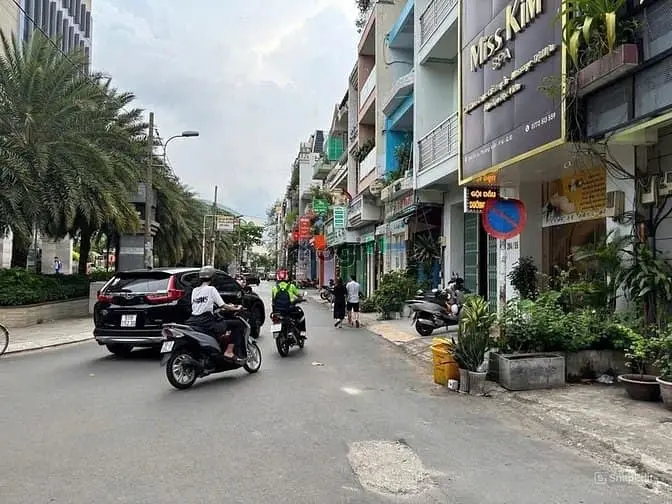 Nhà Đẹp, Rộng. Ngang 5 X 20M. Hẻm Xe Tải - 284 Lý Thường Kiệt