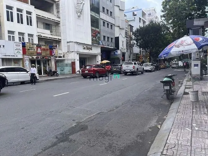 Cho Thuê Góc 2Mt Nguyễn Thị Minh Khai – Ngày Ngã Tư Công Viên Tao Đàn