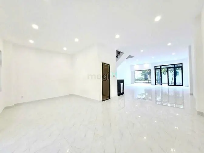 Siêu Phẩm Mặt Tiền Hoa Đào - Nhà Mới - Trống Suốt - Ngang 8M