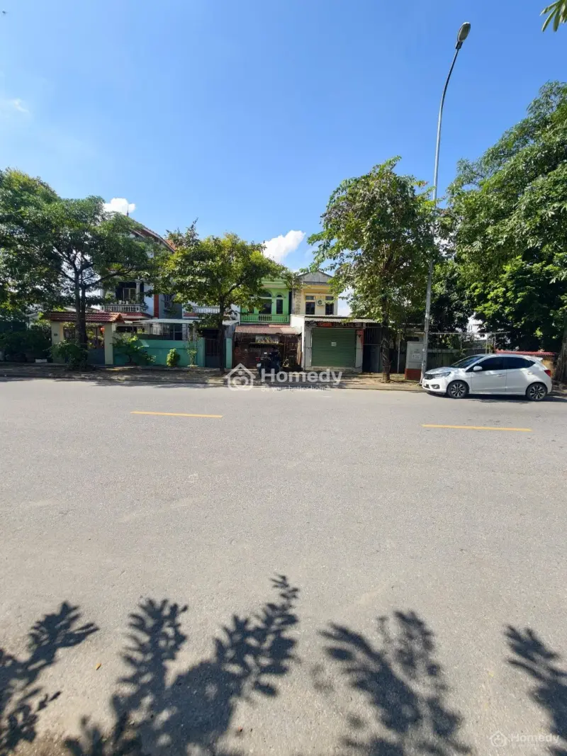 Bán Nhà Mặt Phố Cổ Bi 240M2 3 Tầng Mặt Tiền 9,5M Giá 27 Tỷ