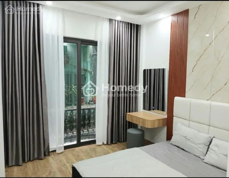 Bán Nhà Hoàng Cầu 41M, Thang Máy,10 M Ra Ô Tô, Giá Chào 12 Tỷ