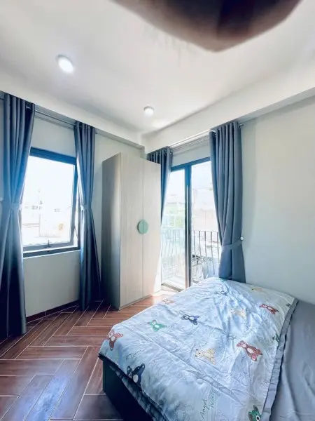 Căn Hộ Cửa Sổ Lớn Máy Giặt Riêng Gần Hàng Xanh Giáp Quận 1, Phú Nhuận !!!