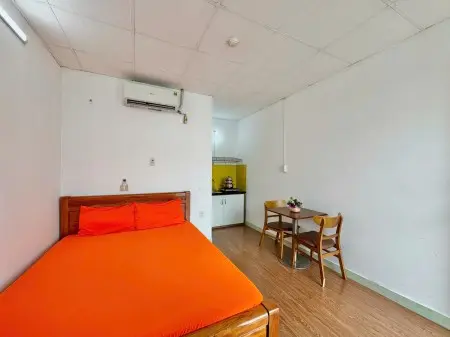 Phòng Ban Công Full Tiện Nghi Ngay Hàng Xanh, Nguyễn Gia Trí