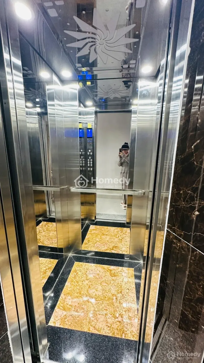 Chính Chủ Bán Nhà Đẹp Kinh Doanh-7 Tầng Thang Máy -Oto Tránh -Đối Diện Lk 10 -Diện Tích 33M-Giá 9.5