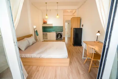 Studio Ban Công Lớn – Full Nội Thất, Máy Giặt Riêng – Q1